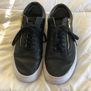 Women’s vans size 8. Make an offer